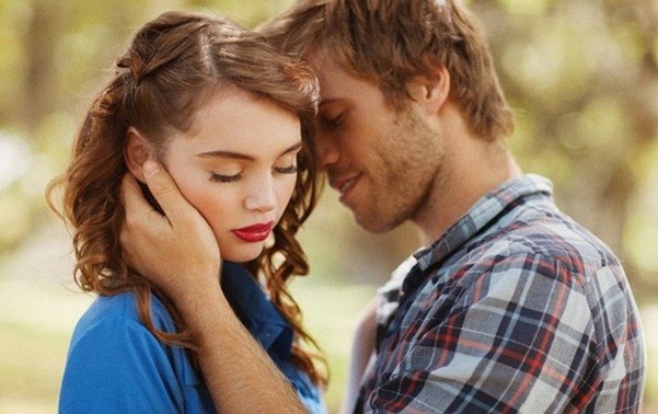 Latest Hindi Best Romantic Sms