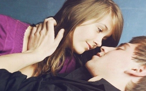 Romantic Poem For Girlfriend And Boyfriend In Hindi